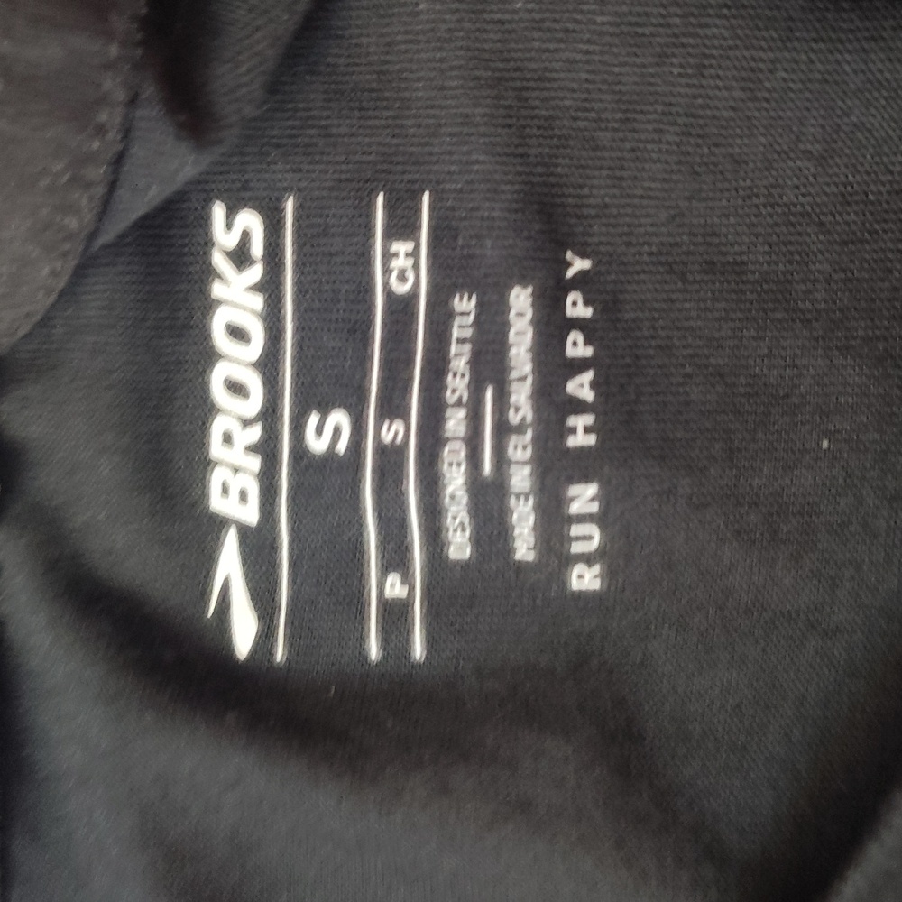 Brooks Black 'Party Like a Runner' UNISEX Distant Short Sleeve Tee - Picture 9 of 16